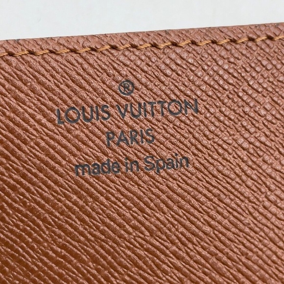 Louis Vuitton Monogram Card case - Picture 12 of 13